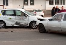 ACCIDENT PE MĂRGEANULUI: Un taximetrist a fost izbit de o mașină care circula regulamentar (foto)