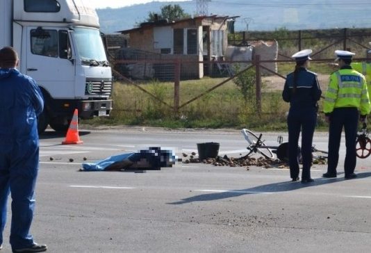 TRAGEDIE LA NEGREȘTI OAȘ – Un copil pe bicicletă a fost lovit mortal de un TIR (foto)