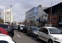 CARAMBOL PE BD TRAIAN: Patru mașini s-au ciocnit (foto)