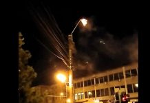 PAGUBIT: O mașină a fost avariată în timp ce aștepta la semafor. Vezi cum a fost posibil (foto/video)