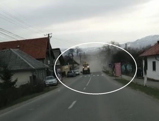 CA-N ROMÂNIA: Curățenie într-un nor de praf de nu se mai vedea stațiunea Ocna Șugatag (foto/video cititori)