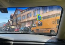 CITITORII ÎN ACȚIUNE: Parcare a la Borșa! Mulți șoferi își lasă mașinile pe unde apucă. Zeci de amenzi aplicate în câteva zile (galerie foto)