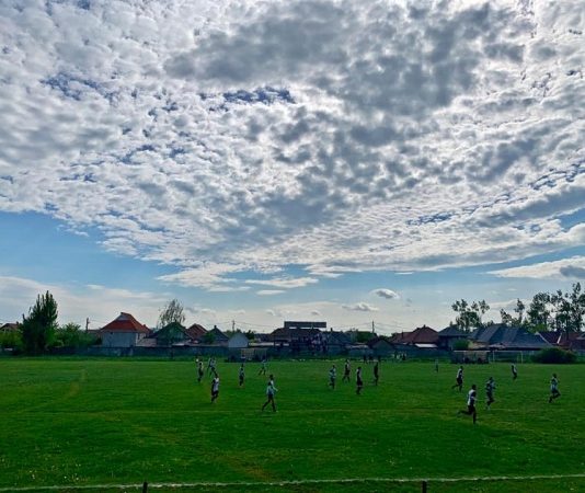 FOTBAL. LIGA A IV-A. SERIA SUD: Scandal cu polițiști la Seini. Arbitrii și observatorul înjurați (foto)