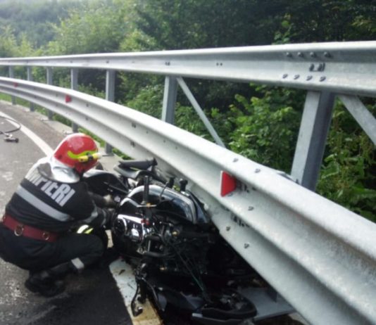 GALERIE FOTO: Două victime după ce s-au răsturnat cu motocicleta pe Gutâi (ACTUALIZARE)