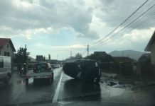 DOUĂ LA FEL: S-au răsturnat cu mașinile pe DN18 la Tăuții de Sus și DN1C, la Stejarul (foto)