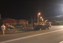 EXCLUSIVITATE FOTO/VIDEO: O șoferiță din Austria a rupt un stâlp în Baia Mare. A fost amendată pentru că stătea pe facebook pe telefon și a făcut accident
