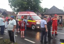 DN18 CRĂCIUNEȘTI: Patru femei rănite după ce un microbuz s-a izbit de o mașină (foto/video)