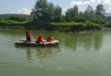 CĂUTĂRI DISPERATE: Copil de 11 ani găsit de scafandri în balastiera de la Câmpulung la Tisa. Declarat decedat după 5 ore (foto/video – Actualizare)