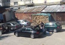 FOTO/VIDEO EXCLUSIV – MASCAȚII AU NĂVĂLIT LA SIGHETU MARMAȚIEI: Droguri și un încătușat în cartierul Cuza Vodă