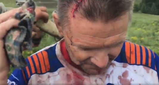 VIDEO EXCLUSIV: Bătut crunt de ciobani, Michel din Băița Băii (Maramureș), legendă mondială printre motocicliști, spune că va iubi în continuare România