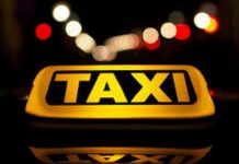 BAIA MARE SĂLBATICĂ: Șofer de taxi strâns de gât de client în timpul cursei