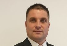 SCANDAL LA CAVNIC: PNL-iștii supărați foc pentru primirea primarului, fost PSD-ist în partid