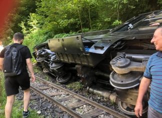 DOUĂ DOSARE PENALE LA MOCĂNIȚĂ: Vătămare corporală și exercitarea fără drept a unei profesii