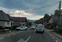 FOTO – ACCIDENT STUPID / ACTUALIZARE: Un motociclist din Satu Mare a lovit un câine în Sat Șugatag. Doi răniți