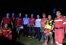 FOTO/VIDEO EXCLUSIV – MISIUNE CONTRA-CRONOMETRU: Tânăr căzut în prăpastie lângă Lacul Albastru din Baia Sprie. A fost salvat (ACTUALIZARE)