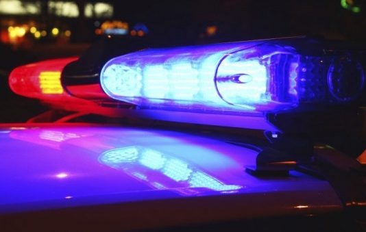 URMĂRIRE ÎN TRAFIC: Un bistrițean fără permis a fugit cu poliția pe urme prin Strâmtura. A abondonat mașina și a fugit prin păpușoi