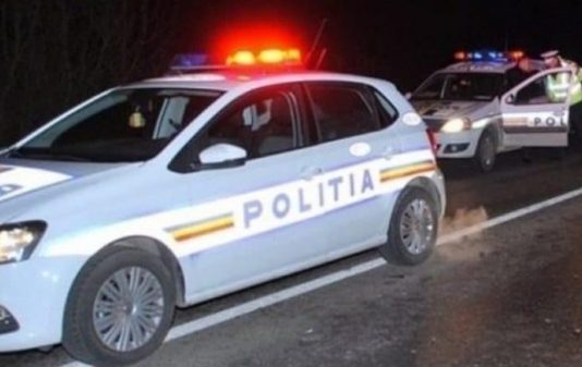 DN18B – ȘI-AU VĂZUT MOARTEA CU OCHII: Un autotren s-a ”frecat” de un autobuz plin cu muncitori