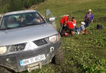 MISIUNE LA BORȘA / ACTUALIZARE: Salvamontiștii au intervenit pentru a coborî un bărbat accidentat pe munte (galerie foto)