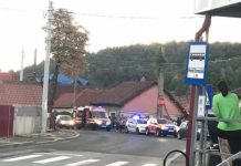 ACTUALIZARE 4 – Un motociclist a zburat într-o grădină în cartierul Ferneziu din Baia Mare. Medicii îl resuscitează (FOTO/VIDEO)
