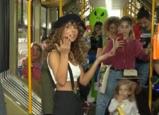 BĂIMĂREANCA Ami a făcut show în tramvai, alături de călători. Cum sună noua ei piesă cu care a făcut furori pe internet