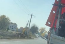 ULTIMĂ ORĂ: Impact violent în Lăpușel. Trafic blocat pe DN1C (FOTO)