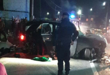 ACTUALIZARE – FOTO/VIDEO EXCLUSIV: A distrus cu Mercedes-ul totul în cale. Două persoane încarcerate lângă cimitir, în Vișeul de Sus