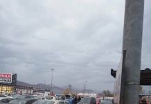 EXCLUSIV FOTO: MASCAȚII INTERVIN ÎN PARCAREA DE LA AUCHAN. Sălajean arestat pentru că vindea ecstasy în discotecile din Baia Mare