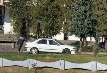 FOTO/VIDEO: TÂNĂRĂ DE 17 ANI, RĂPITĂ DIN FAȚA SECȚIEI DE VOTARE ŞI URCATĂ ÎNTR-O MAŞINĂ, ÎN BAIA MARE. VEZI MOMENTUL RĂPIRII (ACTUALIZARE)