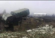 ACCIDENT LA INTRARE ÎN DEJ / ACTUALIZARE: Un camion al armatei, care tracta un tun, la un pas să cadă în gol de pe un pod (galerie foto)