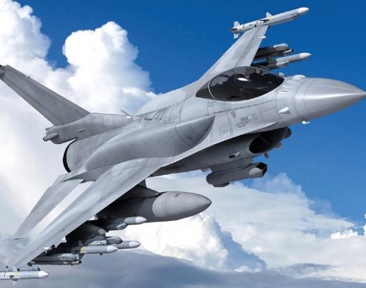 EXCLUSIV: Un F16 Fighting Falcon a băgat spaima în maramureșenii din Țara Chioarului și Țara Codrului. ”Am crezut că se prăbușește!!!”