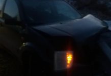ACCIDENT: FOTO EXCLUSIV – O mașină s-a înfipt în parapete între Cavnic și Budești