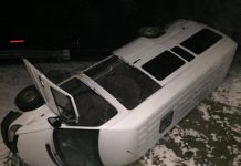 EXCLUSIV: Accident grav între Stejarul și Șomcuta Mare. Un microbuz cu şapte cetăţeni din Republica Moldova s-a răsturnat pe plafon (GALERIE FOTO)