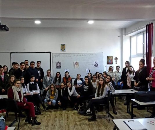 EMINESCU LA VIȘEU – Omagiul elevilor și profesorilor Liceului Teoretic “Bogdan Vodă” (FOTO)