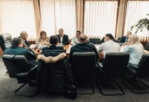 Problema imigranților care au făcut scandal în tren a ajuns până la prefect – se discută să fie bine ca să nu fie rău