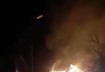 PANICĂ LA HOVRILA: Casa prim-curatorului bisericii din sat a ars din temelii (FOTO/VIDEO)