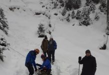 INTERVENȚIE DIFICILĂ PENTRU SALVAMONTIȘTI – Turistă din Botoșani, accidentată grav la Cascada Cailor (VIDEO/FOTO)