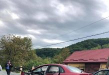 FOTO – Impact violent pe DN1C în Valea Chioarului. O șoferiță rănită