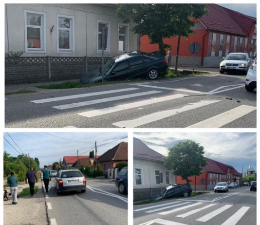 Galerie foto: Două mașini s-au ciocnit în Satulung. Una a ajuns în șanț