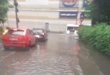 BAIA MARE SUB APE: O furtună a paralizat traficul rutier în municipiul Baia Mare. Piața Agroalimentară inundată (foto/video)