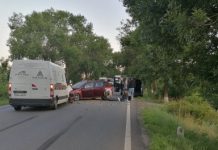 GALERIE FOTO: Trei auto avariate și două personae rănite în urma unui accident între Ilba și Cicârlău