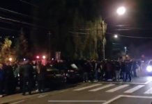 VIDEO EXCLUSIV – Primar nou USR la Leordina. Zeci de oameni au sărbătorit în stradă supravegheați de mascați