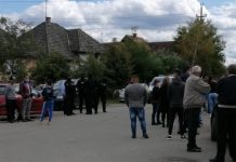 EXCLUSIV GALERIE FOTO: VOT cu mascați înarmați până-n dinți la COLTĂU