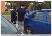 EXCLUSIV FOTO: ÎȘI BAT JOC ÎN VAMA URZICENI – Români întorși din Germania carantinați de un reprezentant al DSP care NU POARTĂ MASCĂ