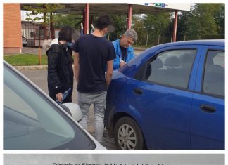 EXCLUSIV FOTO: ÎȘI BAT JOC ÎN VAMA URZICENI – Români întorși din Germania carantinați de un reprezentant al DSP care NU POARTĂ MASCĂ