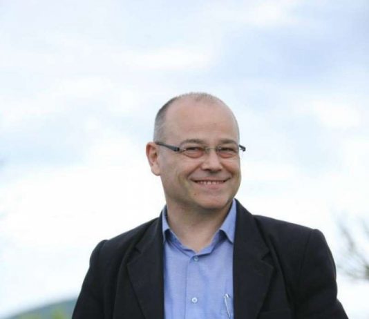 Vasile Mih, directorul Colegiului Național „Dragoș-Vodă” din Sighet, a decedat în această dimineață, fiind infectat cu COVID-19