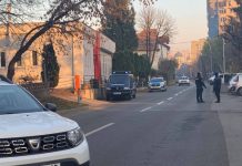 FOTO EXCLUSIV: Mascații, poliția, SRI-ul au blocat strada Victor Babeș din Baia Mare (actualizare)