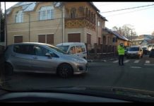 FOTO: SIGHET – Accident rutier între două autoturisme la intersecția străzilor Pintea Viteazu cu Mihail Kogălniceanu
