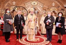 FOTO/VIDEO: EXCLUSIV – “DUMNEZEUL MARAMUREȘULUI” AMENDAT CU 600 LEI. Nu a purtat mască în Catedrala Sf Treime din Baia Mare