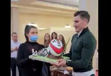 VIDEO – FĂRĂ MĂȘTI, CU MUZICĂ ȘI FOTOGRAF: Ionuţ Botezatu și-a sărbătorit ziua de naștere deși sunt interzise petrecerile private