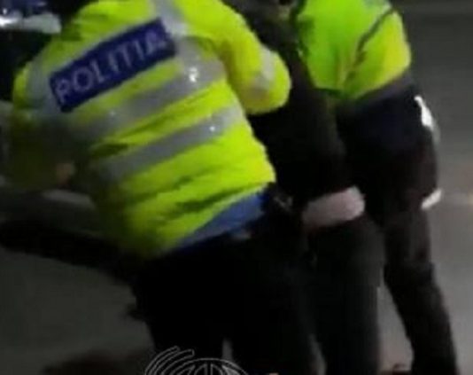 ULTRAJ: Polițist din Moisei lovit cu pumnul de un localnic care petrecea în miez de noapte